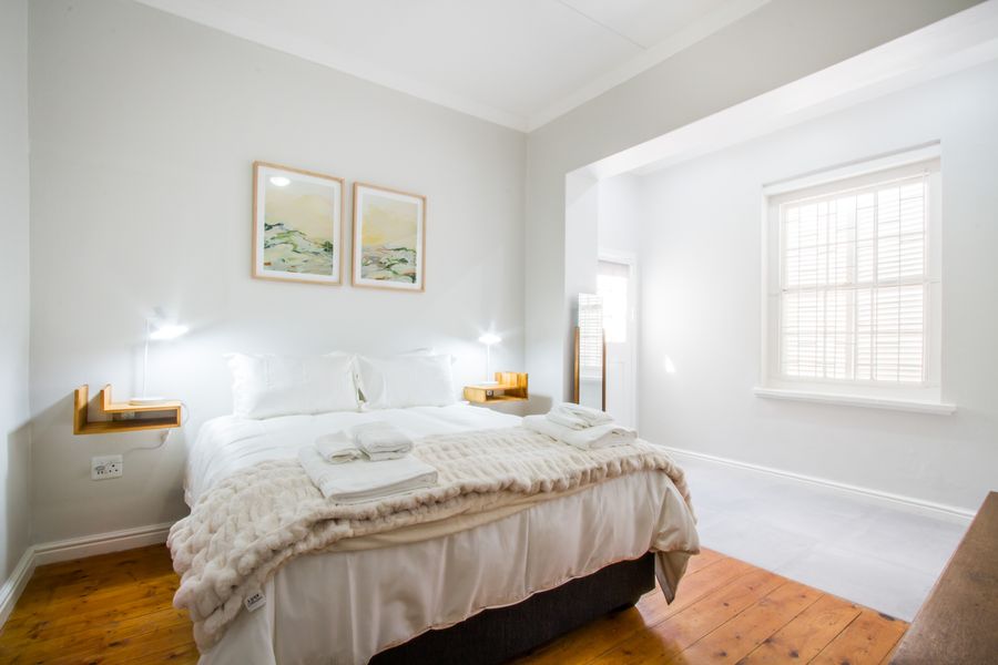 A second queen bedroom