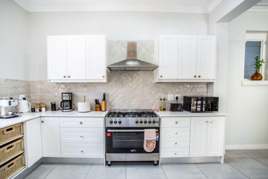 Gas stove and oven